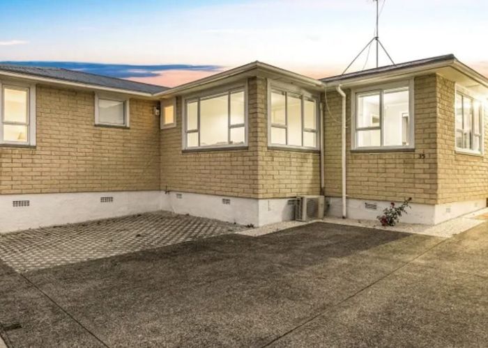  at 35 Somerset Road, Mount Roskill, Auckland