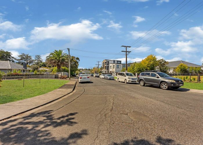  at 87 Smythe Road, Henderson, Waitakere City, Auckland
