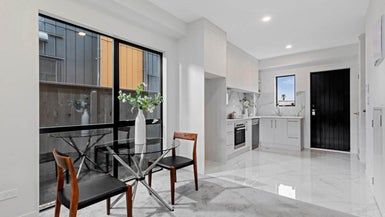  at 7/3 Beach Road, Te Atatu Peninsula, Auckland