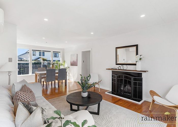  at 35 Coral Crescent, Panmure, Auckland