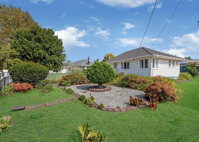  at 71 Beach Road, Te Atatu Peninsula, Waitakere City, Auckland