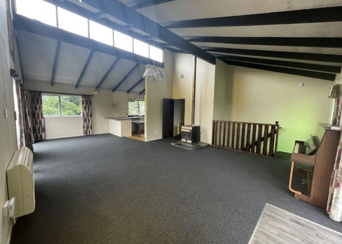  at 15a  Russell Crescent, Western Heights, Waitakere City, Auckland