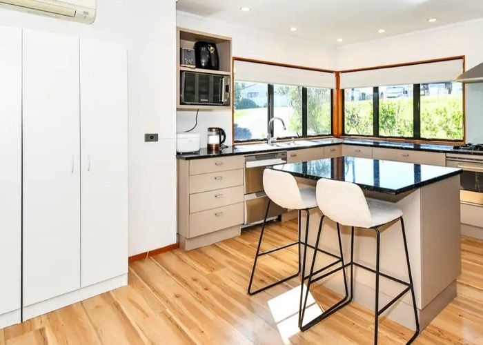  at 90 Pah Road, Cockle Bay, Auckland