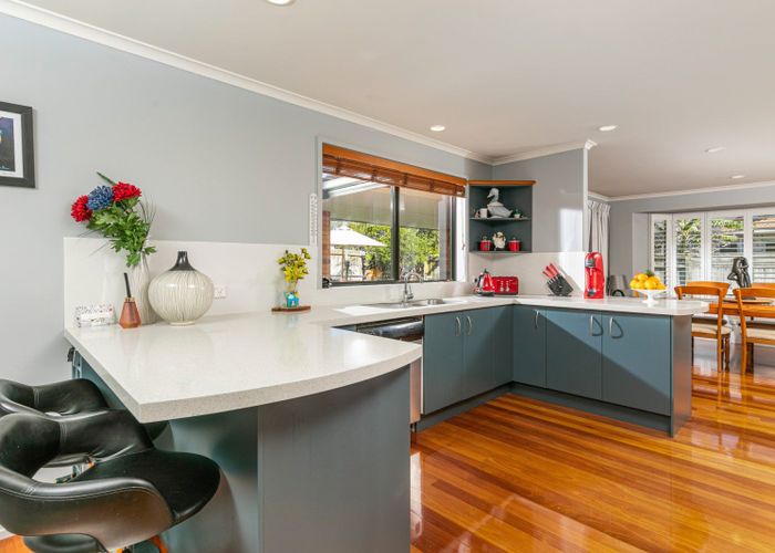 at 18 Oakway Drive, Schnapper Rock, Auckland