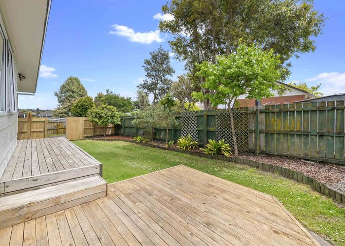  at 1/6 De Quincey Terrace, Highland Park, Auckland