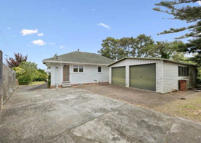  at 27 Smythe Road, Henderson, Waitakere City, Auckland