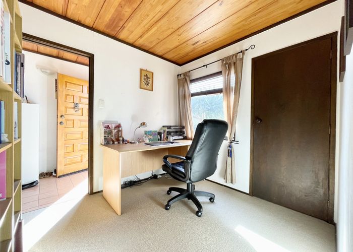  at 32 Cron Ave, Te Atatu South, Waitakere City, Auckland
