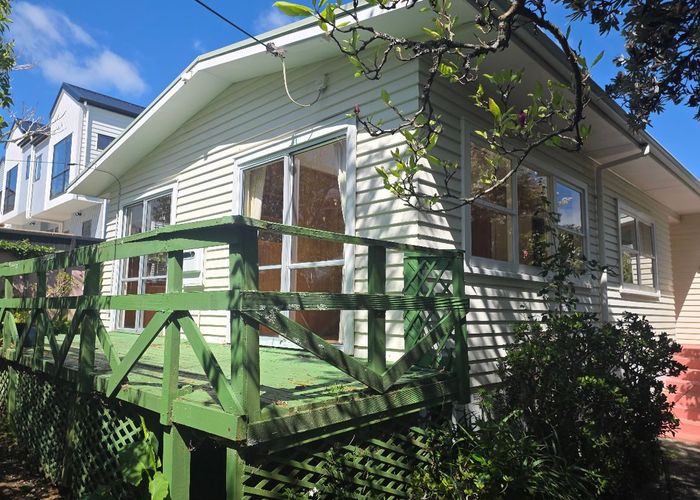  at Torbay, North Shore City, Auckland