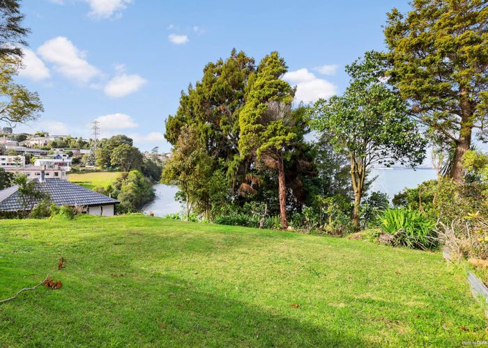  at 21 Frederick Street, Hillsborough, Auckland