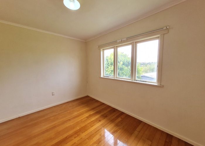  at 349 Wairau Rd, Glenfield, North Shore City, Auckland
