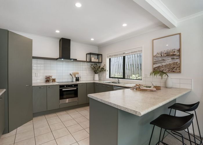  at 35 Heathglen Place, Glenfield, North Shore City, Auckland