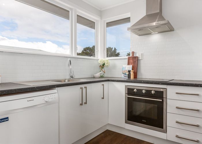  at 32 Beauzami Crescent, Ascot Park, Porirua