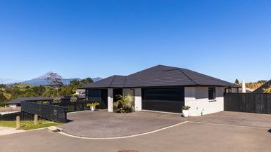  at 10 Pa Tuna Lane, Hurdon, New Plymouth