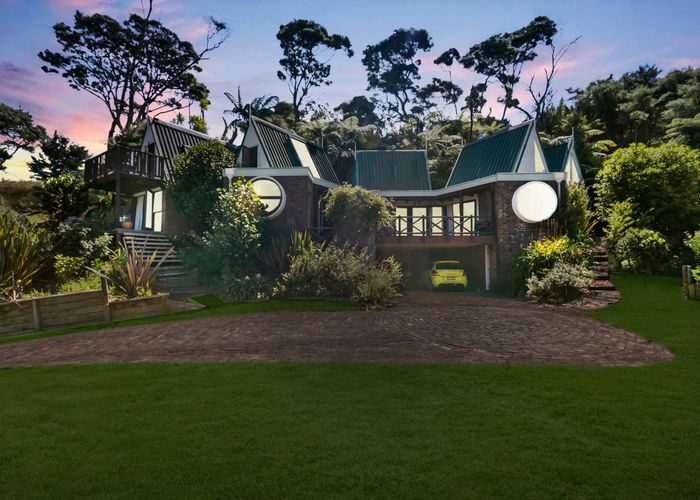  at 122 Waitakere Road, Henderson