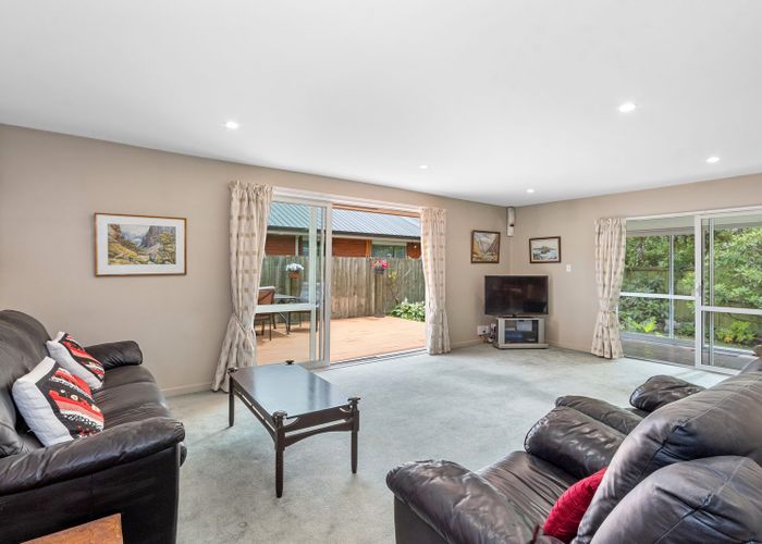  at 2/18 Woodbury Street, Avonhead, Christchurch