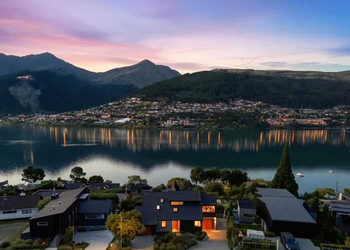  at 36 Oregon Drive, Kelvin Heights, Queenstown-Lakes, Otago