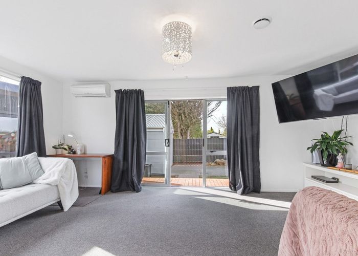  at 2/11 Farnborough Street, Aranui, Christchurch