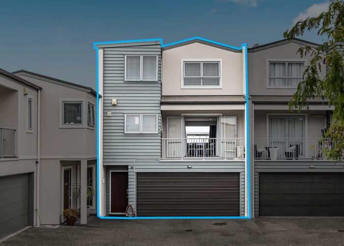  at 2/143A Wiseley Road, West Harbour, Auckland