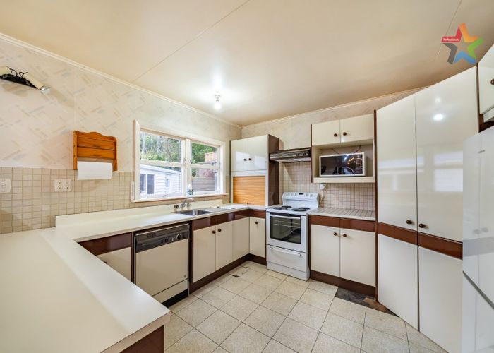  at 385 Stokes Valley Road, Stokes Valley, Lower Hutt