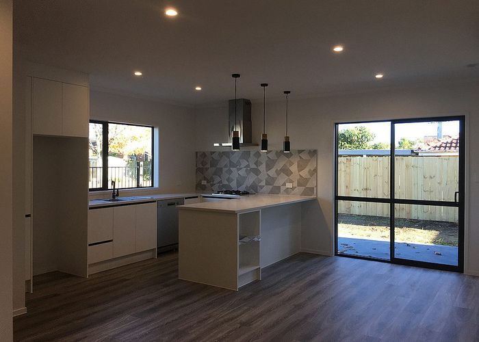  at 1/12 Steele Road, Forest Lake, Hamilton