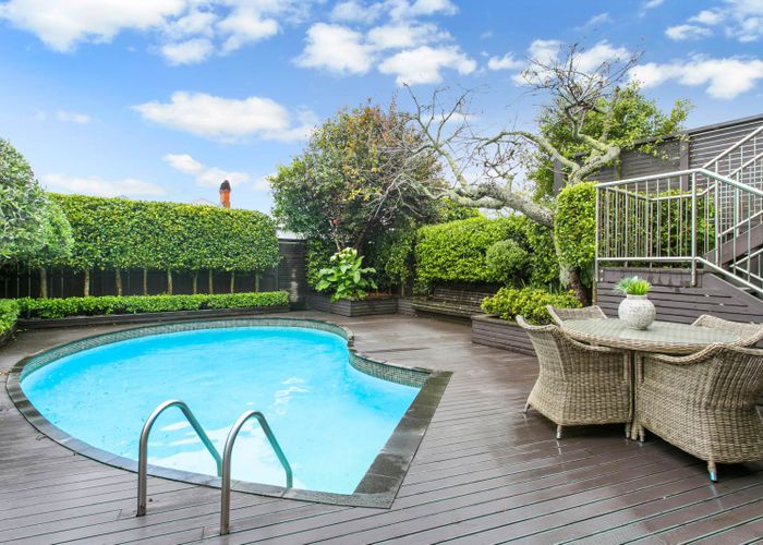  at 1/6 Penrhyn Road, Mount Eden, Auckland