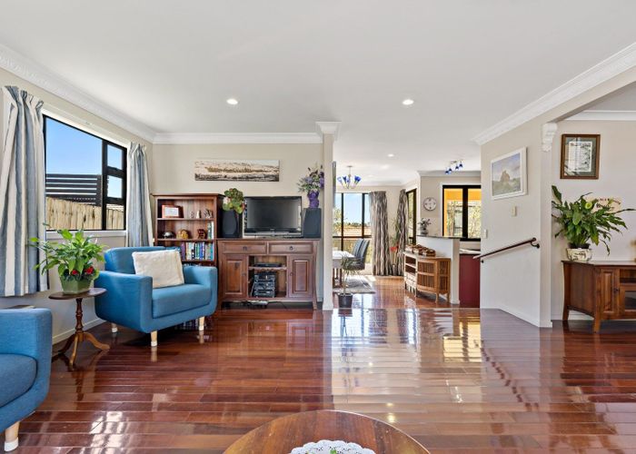  at 11 Mackwell Road, Fairview Heights, Auckland