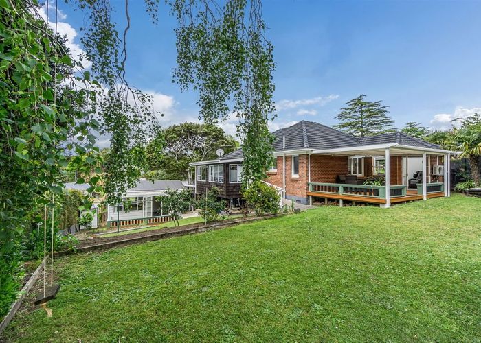  at 20 Hamilton Place, Glenfield, Auckland