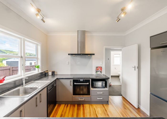  at 342 Main Road, Tawa, Wellington