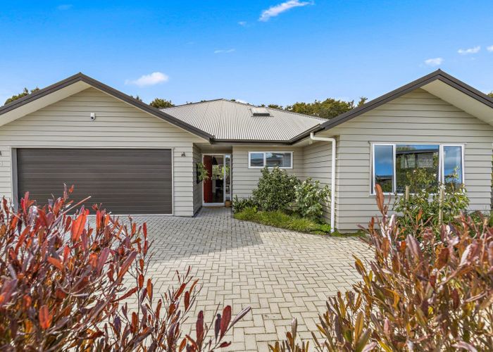 Free property data for 24 Awanui Crescent, Matakana homes.co.nz