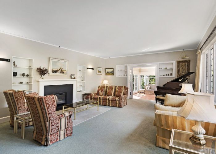  at 305 Fergusson Drive, Heretaunga, Upper Hutt