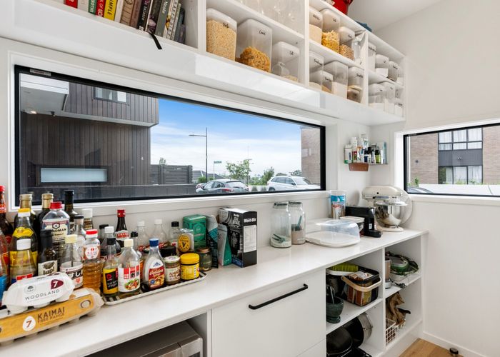  at 8 Reg Pearce Way, Glen Innes, Auckland
