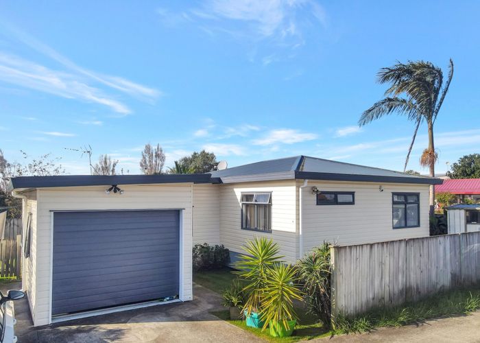  at 32D Gifford Road, Papatoetoe, Auckland