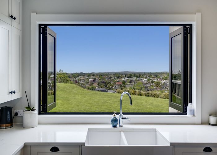  at 4 Ridgeway Terrace, Taradale, Napier