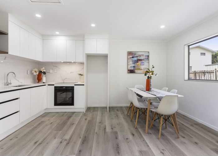  at 2/23 Shoreham Street, Avondale, Auckland