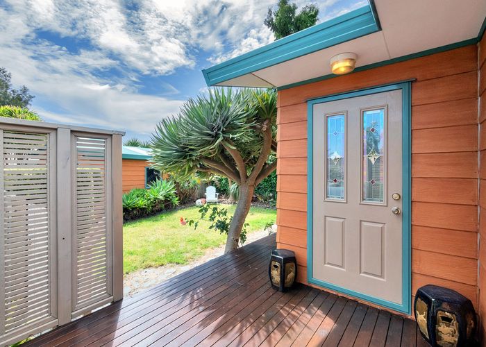  at 1/10 Dallow Place, Henderson, Auckland