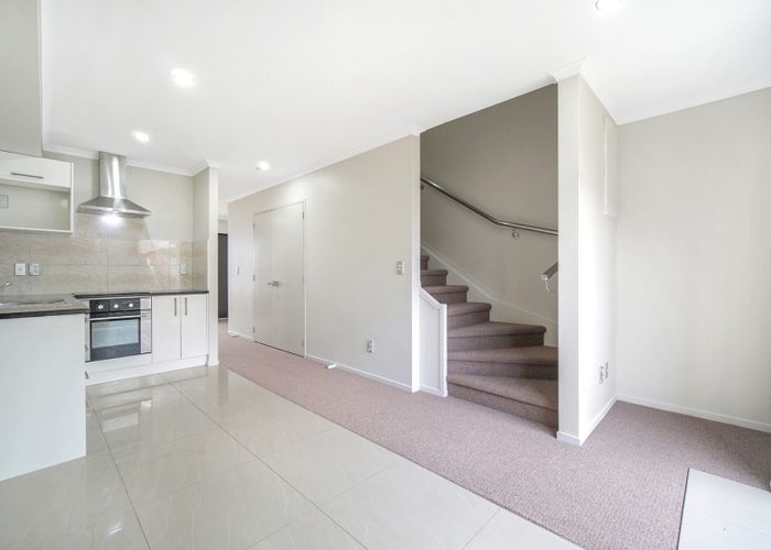  at 6/5 Wallson Crescent, Wiri, Manukau City, Auckland