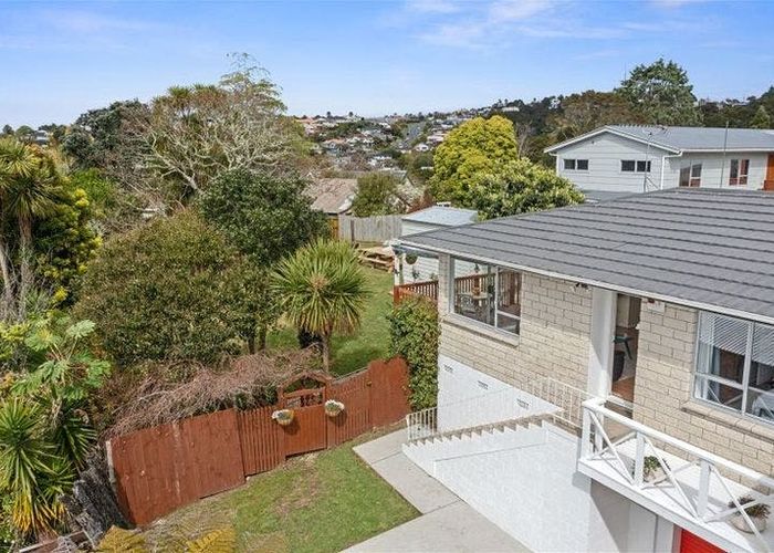  at 2/24 Stredwick Drive, Torbay, Auckland