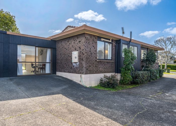  at 1/13 Parramatta Place, Botany Downs, Manukau City, Auckland