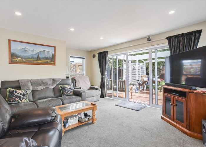  at 122A Harewood Road, Papanui, Christchurch City, Canterbury