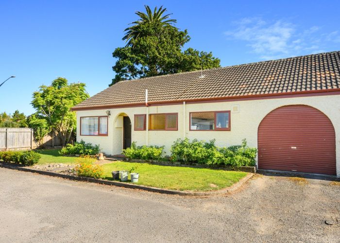  at 1/133 Cook Street, West End, Palmerston North, Manawatu / Whanganui