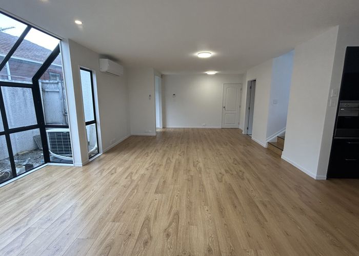 at 22 Nile Road, Milford, North Shore City, Auckland