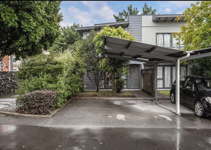  at 1/8 Soljak Place, Mount Albert, Auckland