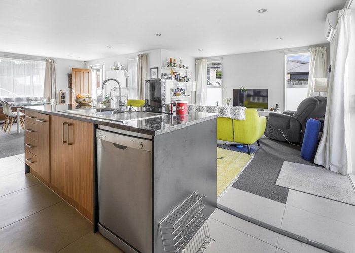  at 17 Barwick Place, Huntington, Hamilton
