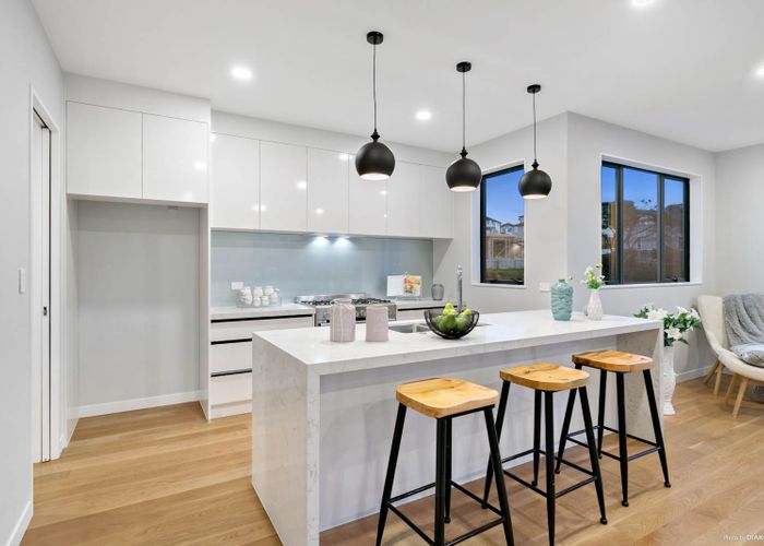  at 8 Caldwell Place, Pinehill, Auckland