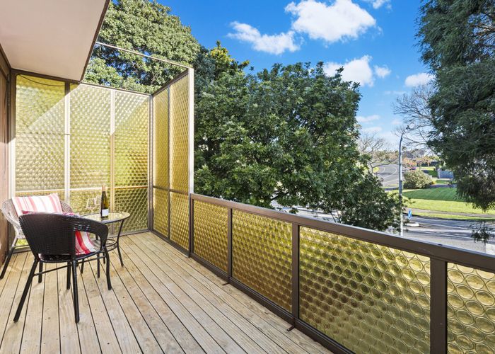  at 1/1 Bramley Drive, Farm Cove, Manukau City, Auckland