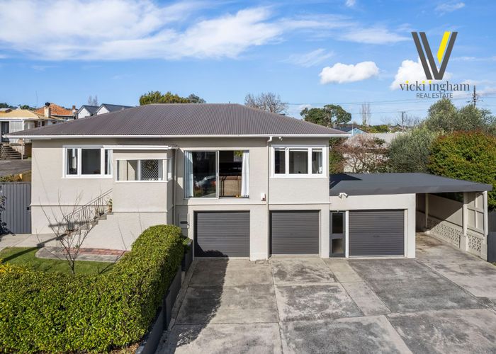  at 1 Lavelle Road, Henderson, Auckland