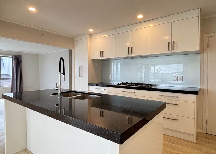  at 1/170 Bucklands Beach Road, Bucklands Beach, Manukau City, Auckland