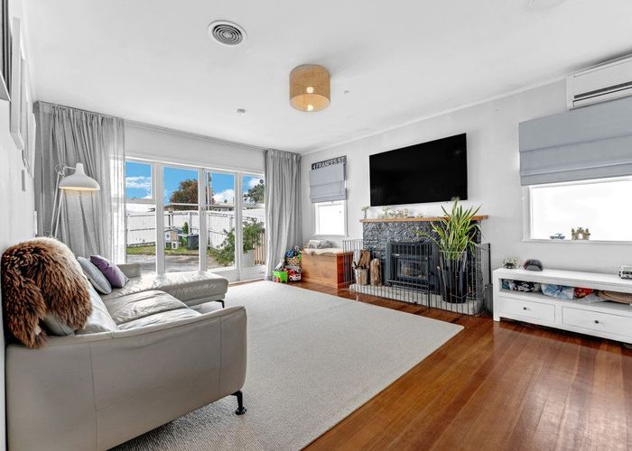  at 20 Sylvan Crescent, Te Atatu South, Waitakere City, Auckland