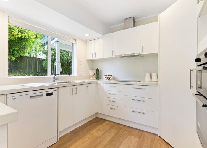  at 42 Oaktree Avenue, Browns Bay, North Shore City, Auckland