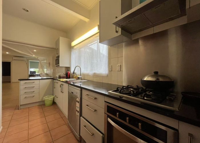  at 16 Roberton Road, Avondale, Auckland City, Auckland